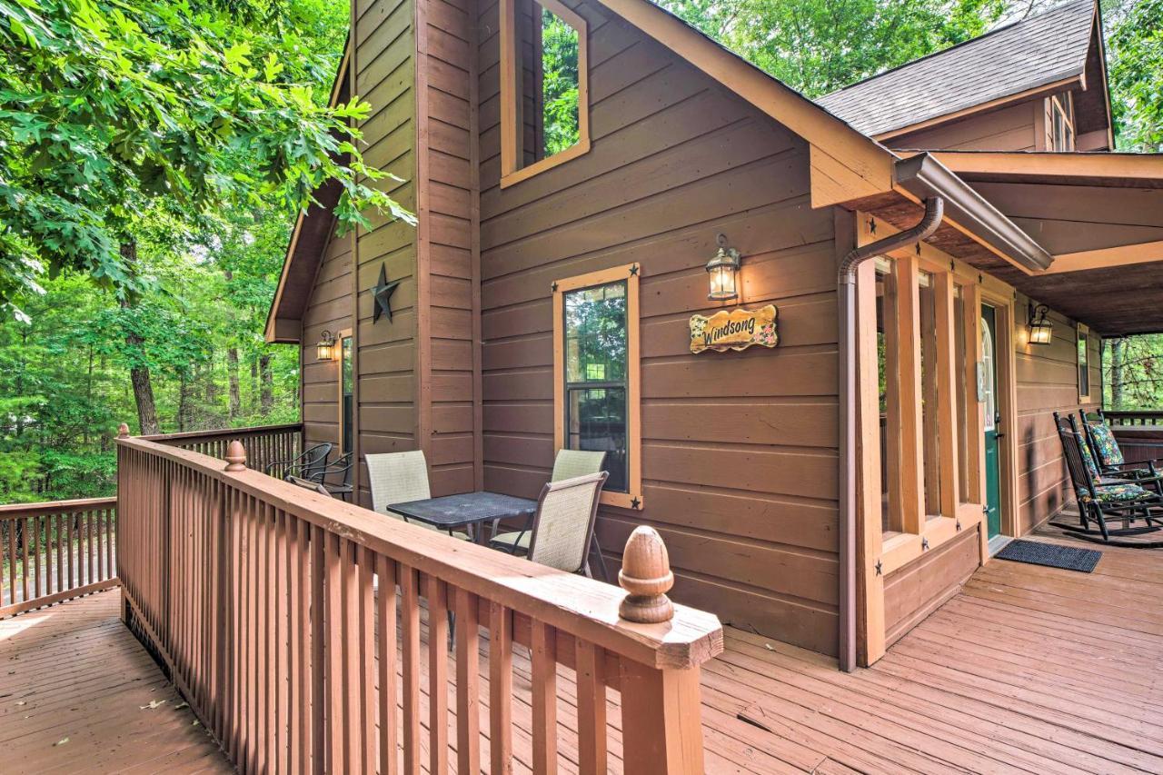 Central Sevierville Cabin With Hot Tub And Views! Екстериор снимка