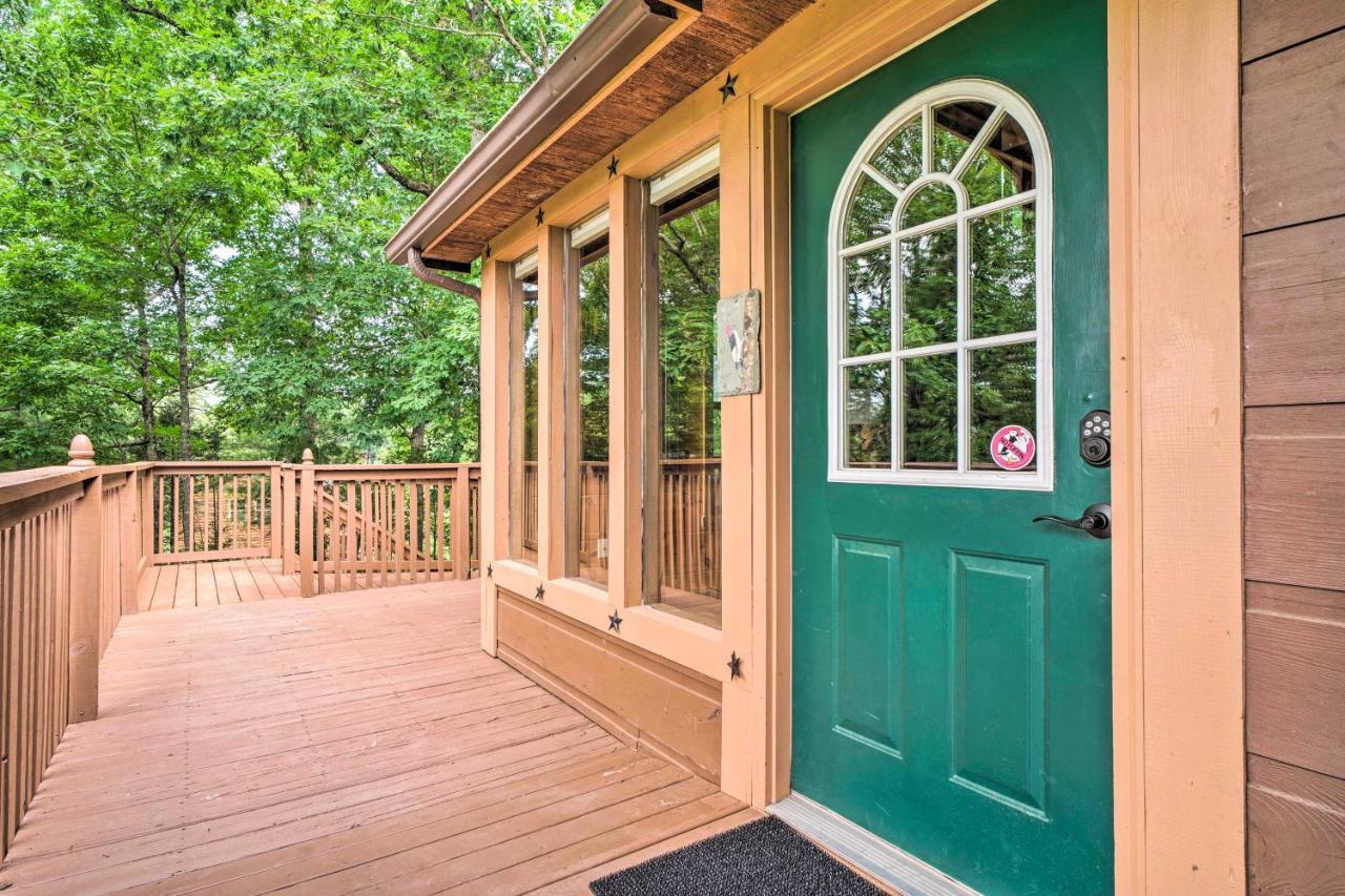 Central Sevierville Cabin With Hot Tub And Views! Екстериор снимка
