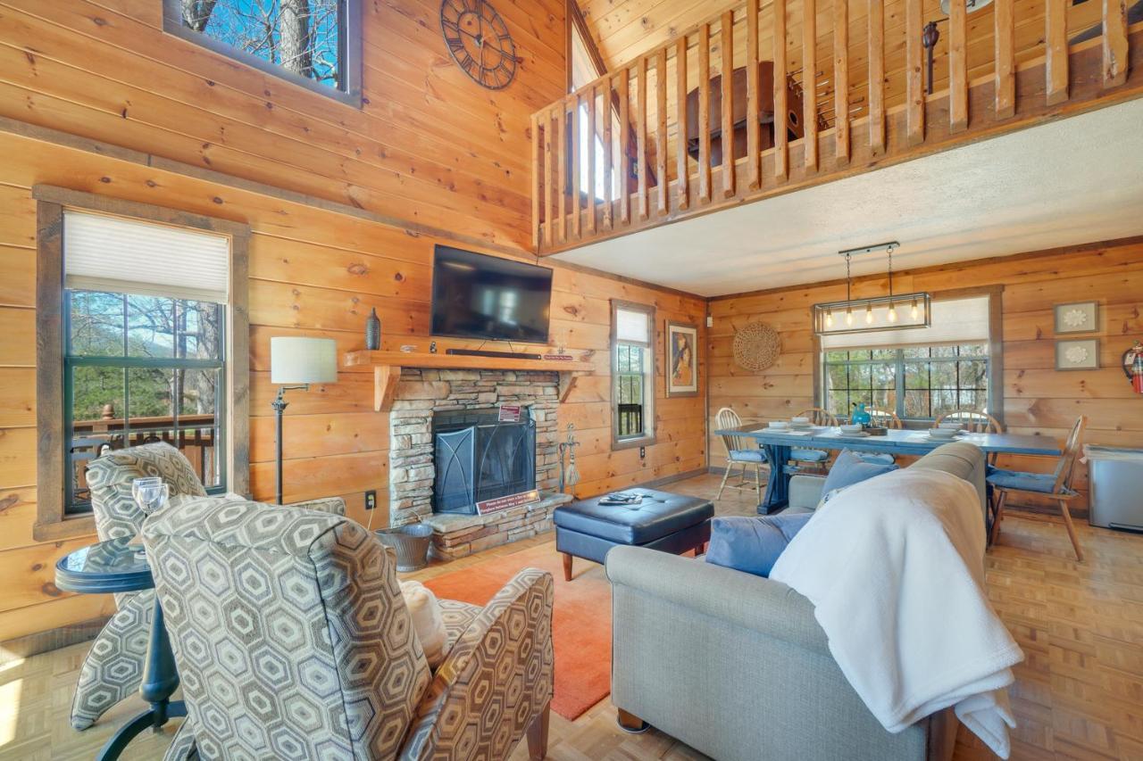 Central Sevierville Cabin With Hot Tub And Views! Екстериор снимка