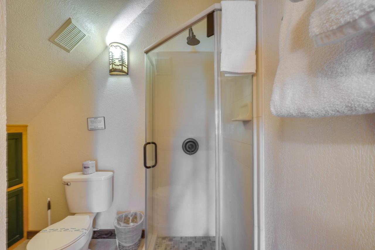 Central Sevierville Cabin With Hot Tub And Views! Екстериор снимка