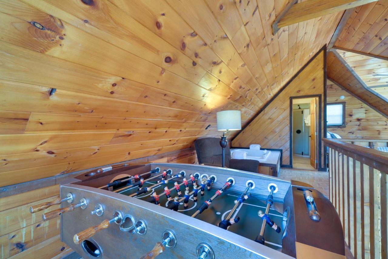 Central Sevierville Cabin With Hot Tub And Views! Екстериор снимка